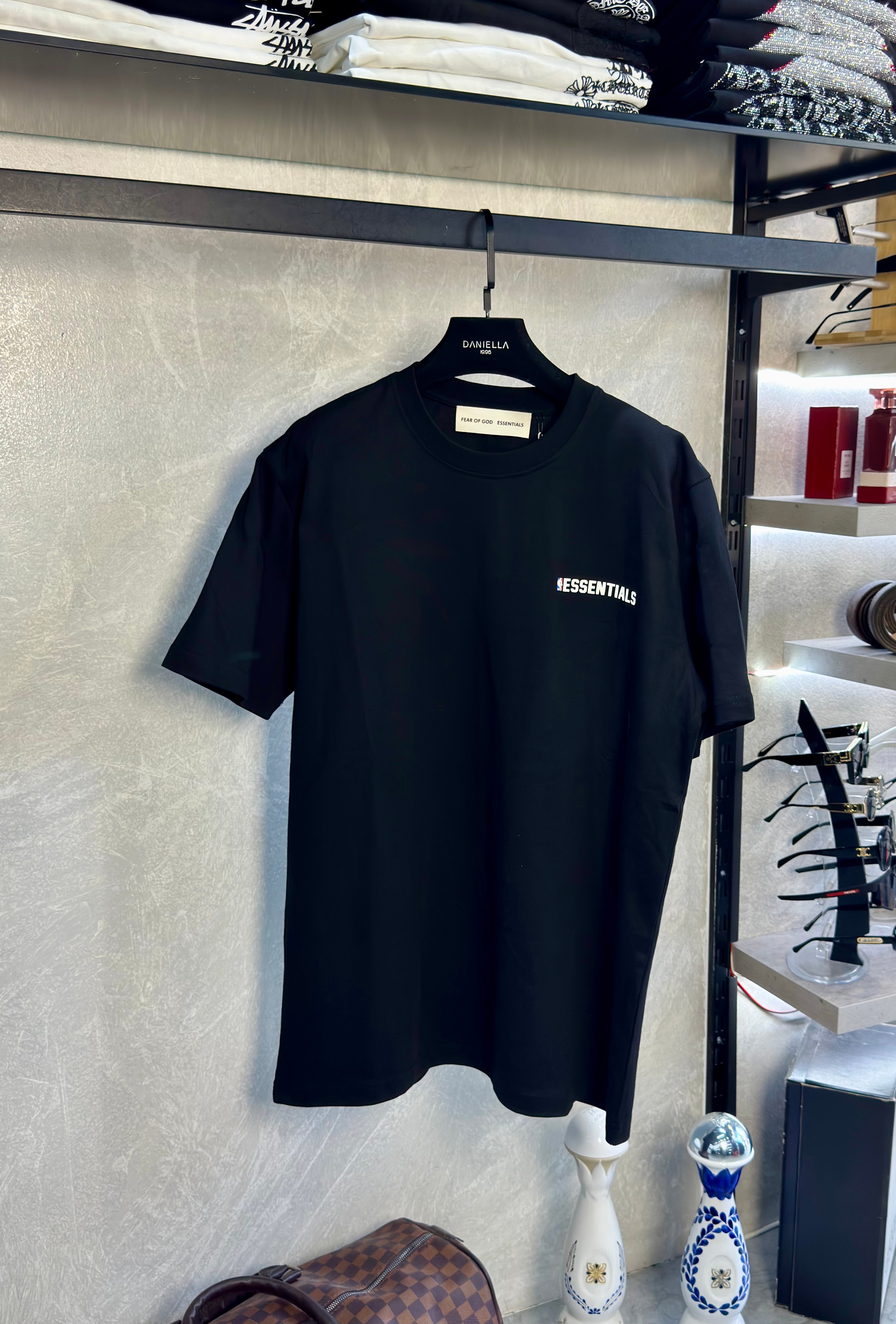 TSHIRT ESSENTIALS - 1117